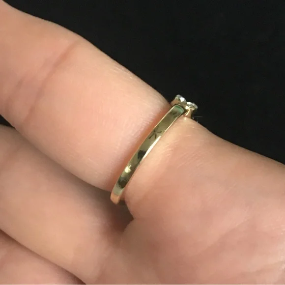 Gorgeous Round Cubic Zirconia Fashion Wedding Ring - Picture 5 of 5